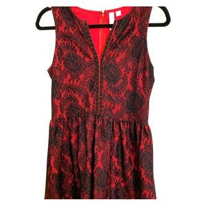 Lace w beaded neck dress!